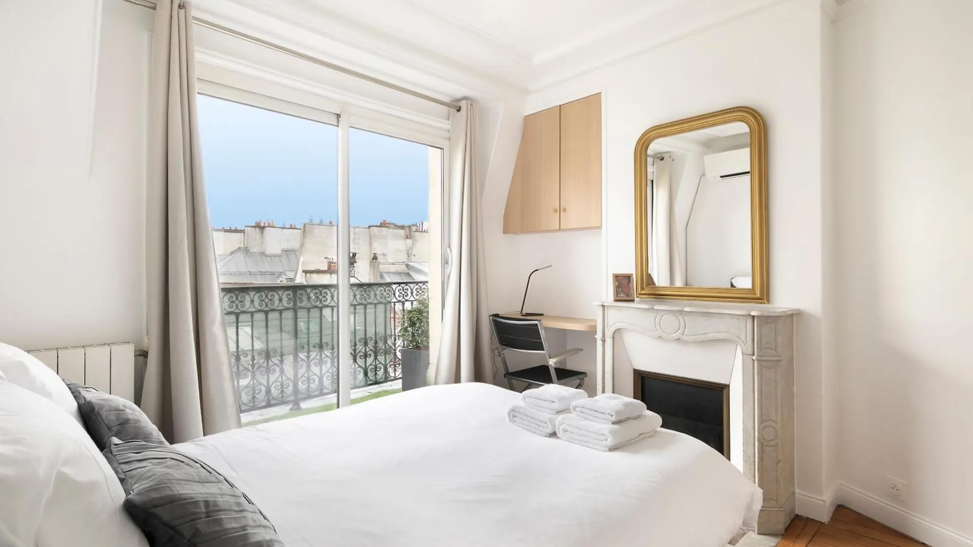 Apartment Appartement Vertus Paris France
